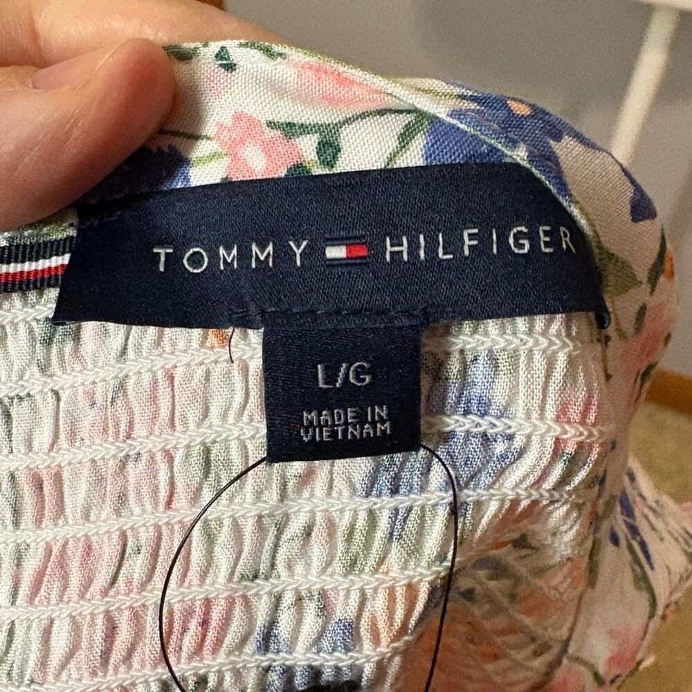 Tommy Hilfiger short sleeve smocked‎ yoke top v-neck floral size L NEW - Picture 6 of 9